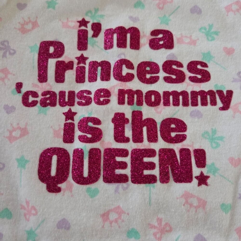🆓🆓🆓Baby Onesie with Declaration! I'm a Princess 'cause mommy is the Queen!